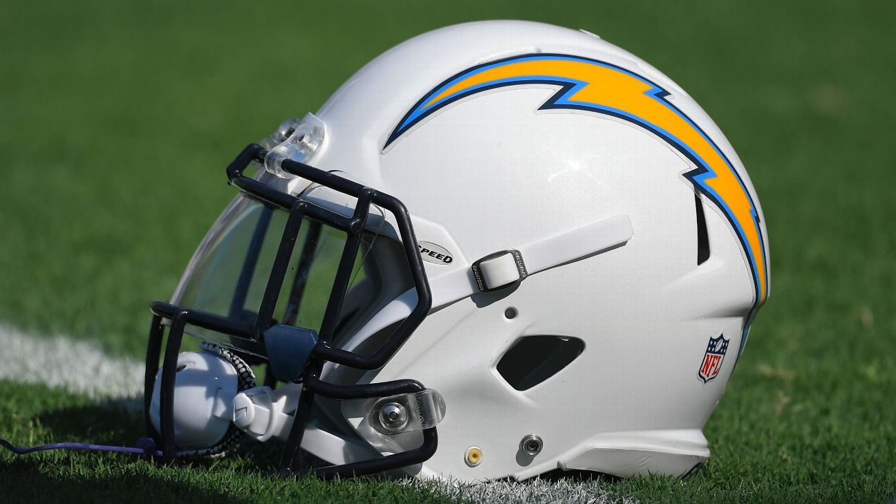 Chargers put center Biadasz on season-ending IR