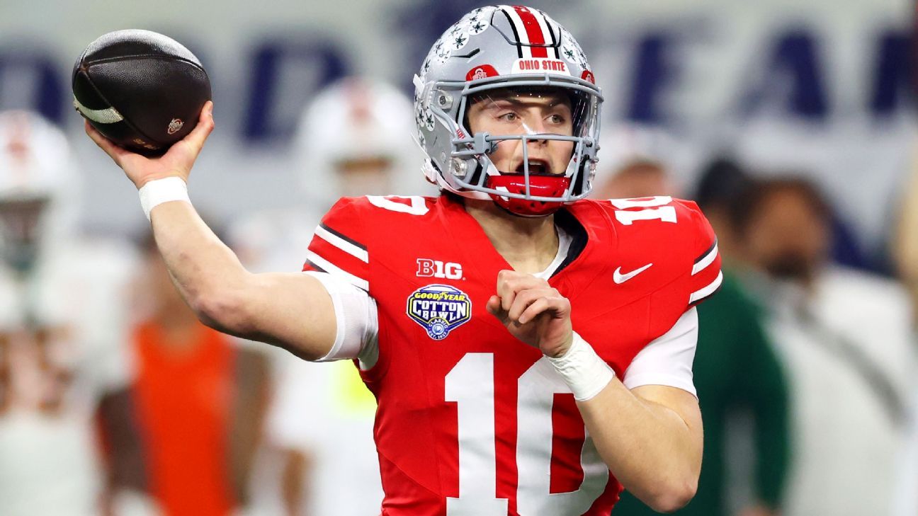 Ohio State, Oregon start 1-2 in AP preseason poll