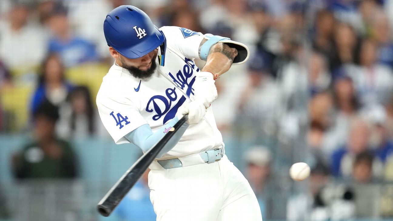 Dodgers' Pages suffers fractured left hand on HBP