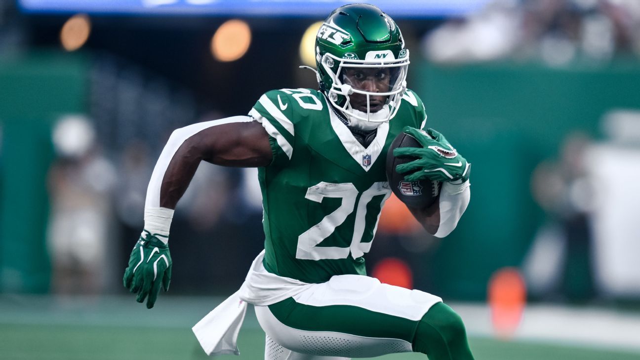 Jets' Hall strains groin, but Glenn not worried