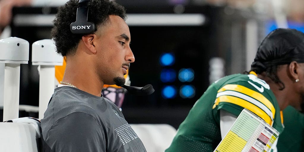 Packers' Jordan Love calls offensive plays in the second half of preseason game, sparks late comeback