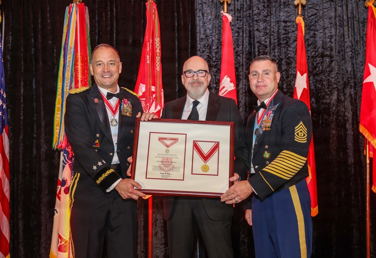Army honors former civilian and military engineer leaders during annual Castle Ball