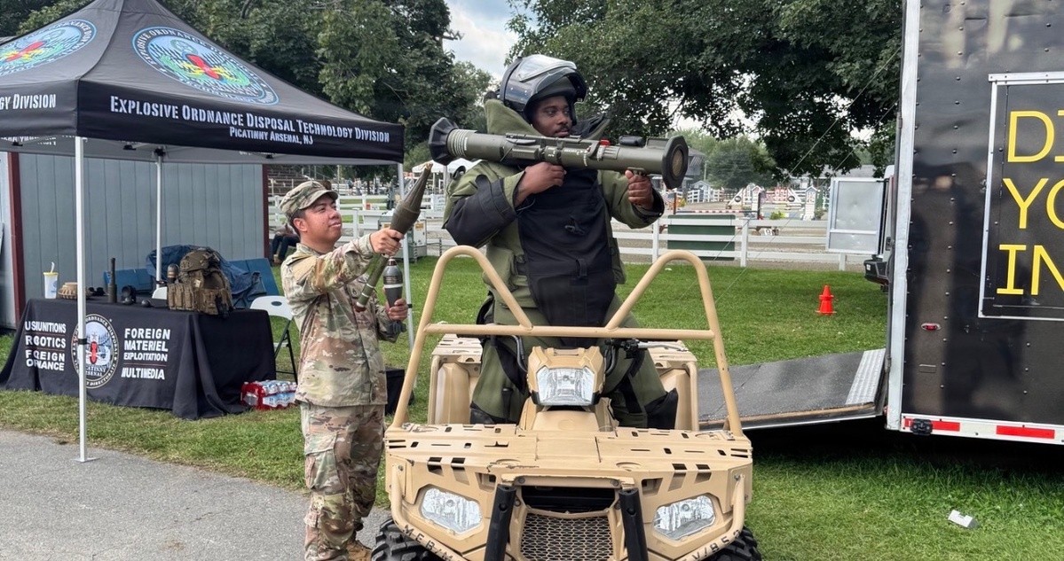 Army EOD Soldiers bring high-tech expertise to New Jersey State Fair recruitment drive