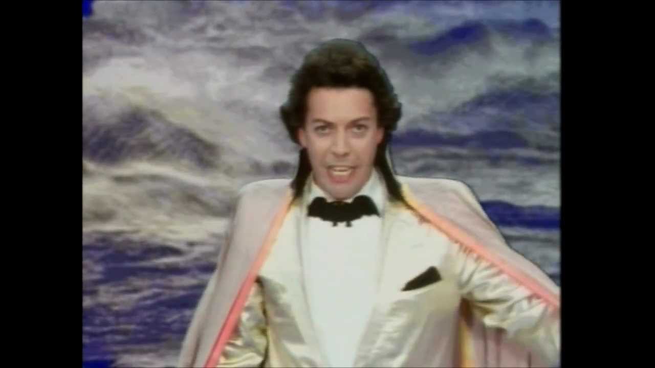 Watching Tim Curry Have Fun Was the Most Fun Thing