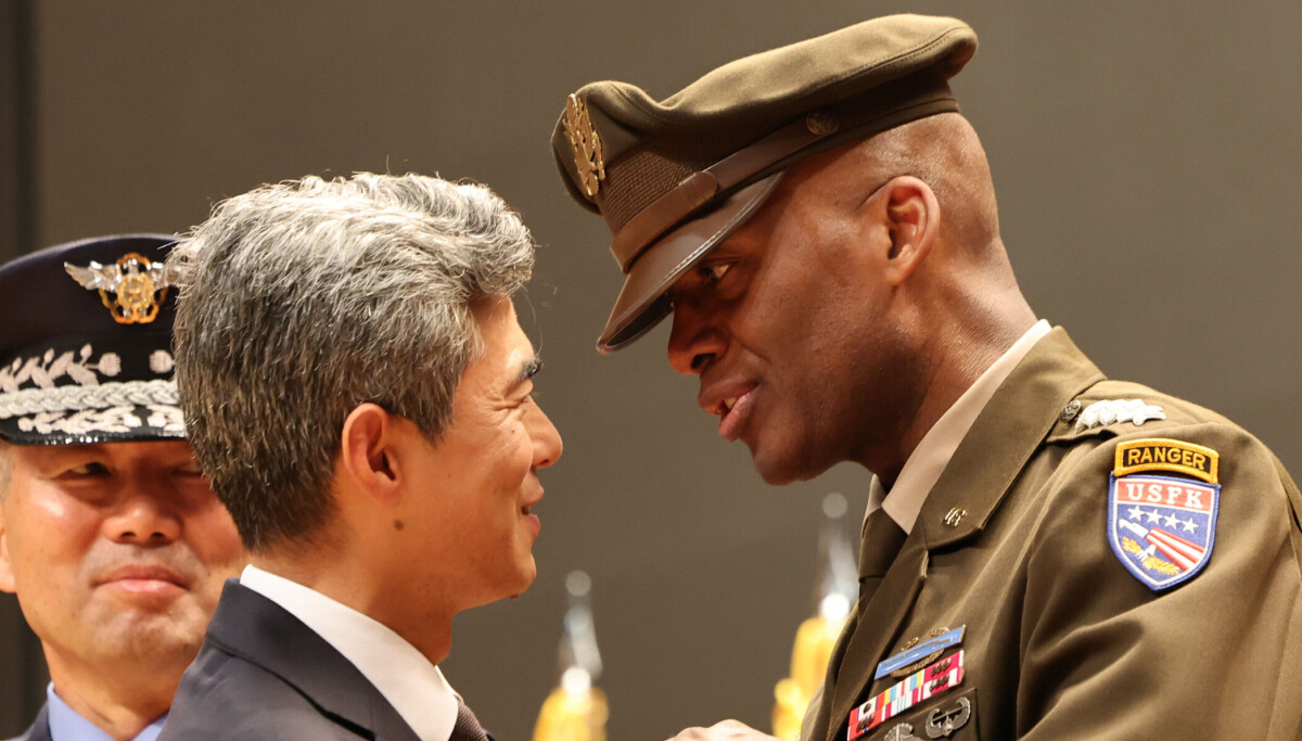 An officer and a gentleman – Korea JoongAng Daily