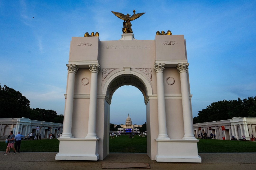 As Trump Cites National Security, Arch Gets Fresh Scrutiny – Newser