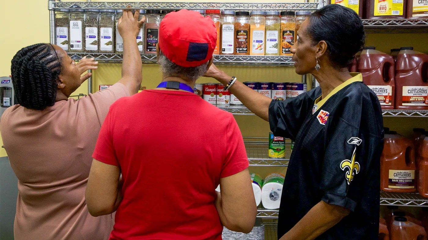 VA Memphis reopens food hub to fight Veteran food insecurity – VA News (.gov)