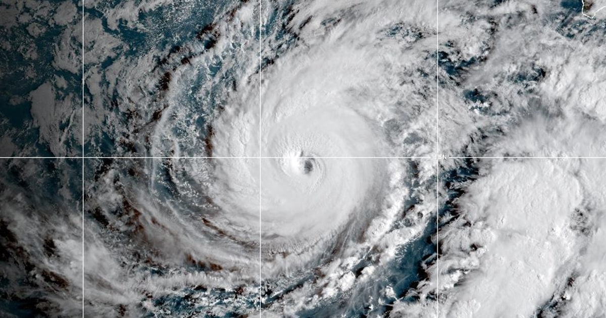 Hurricane Lowell nears Hawaii, prompting warnings for 3 islands