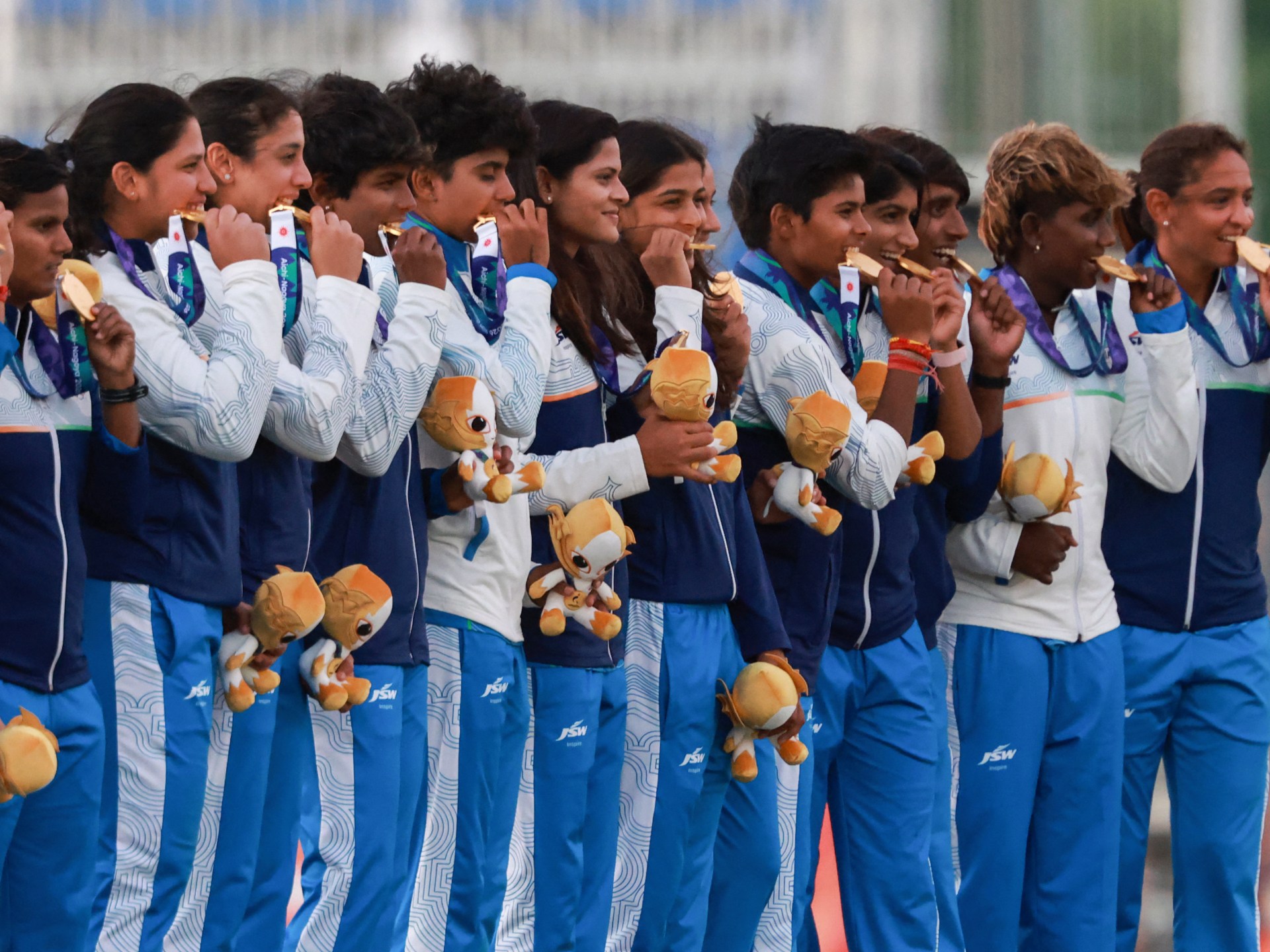 India defeat Sri Lanka by 147 runs as Mandhana shines in Asian Games final
