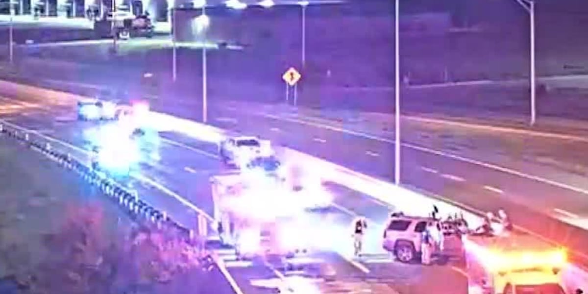 One hospitalized in crash near Waterloo – WOWT