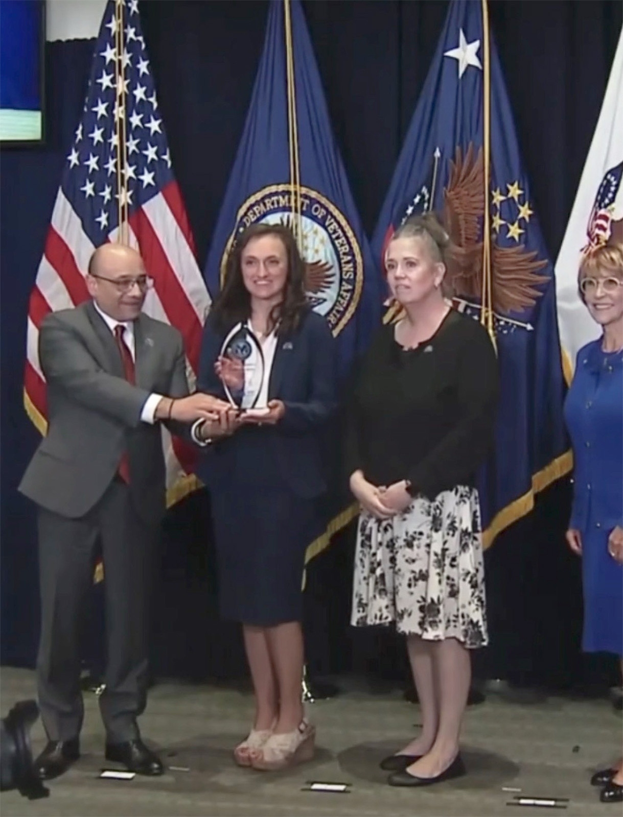 VA center earns sixth national best patient experience award – – ironmountaindailynews.com