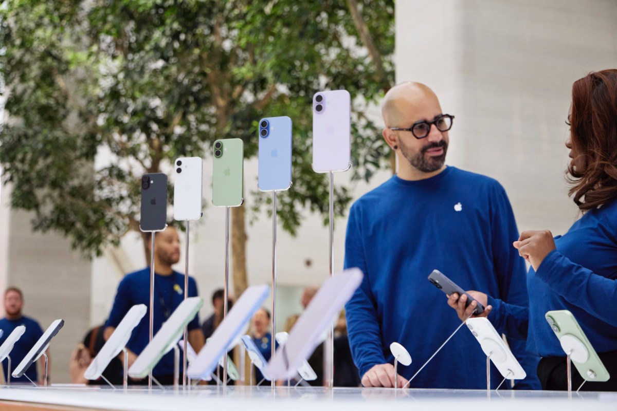 There are new shiny iPhones, so Apple is making you pay more for older models 