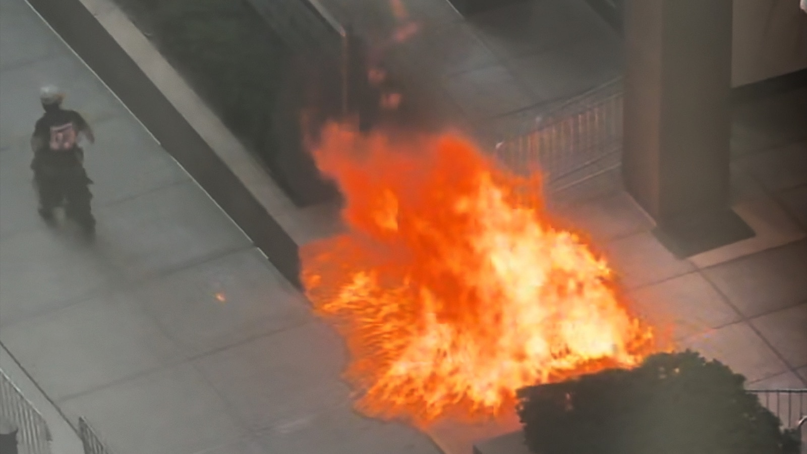 'Anti-government extremist' sets off incendiary device outside federal building in New York: FBI – ABC News – Breaking News, Latest News and Videos