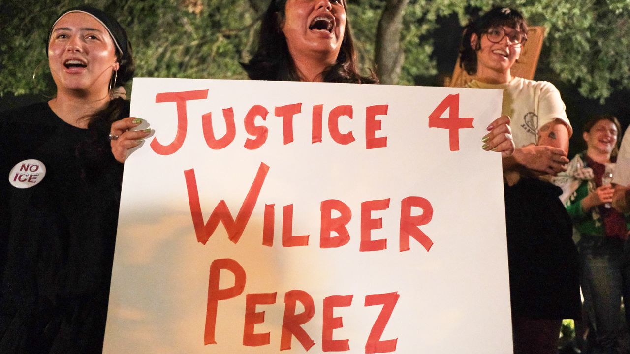 Man shot by ICE in Texas is back in detention after leaving hospital, attorney says – spectrumlocalnews.com