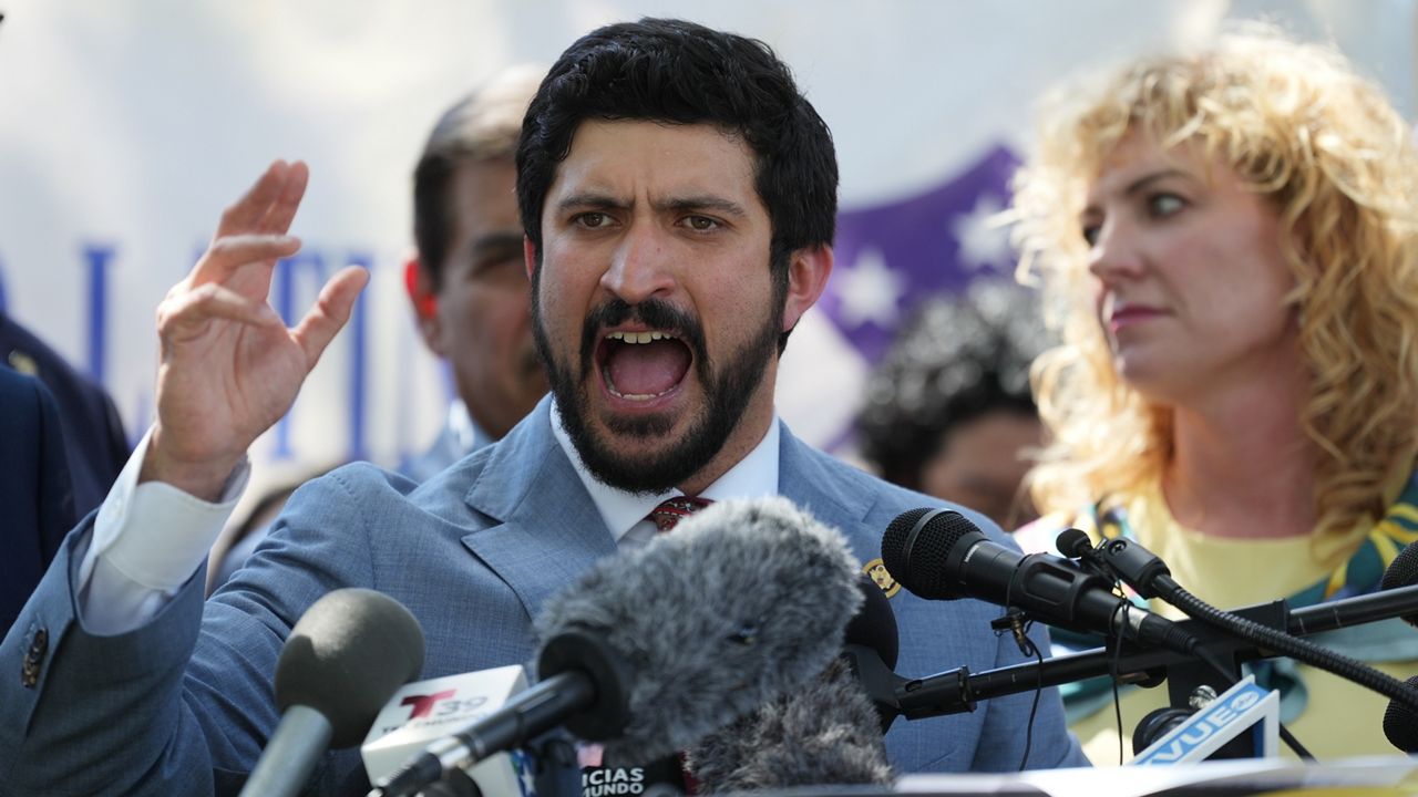 New calls for ICE accountability, transparency emerge after Austin shooting – spectrumlocalnews.com