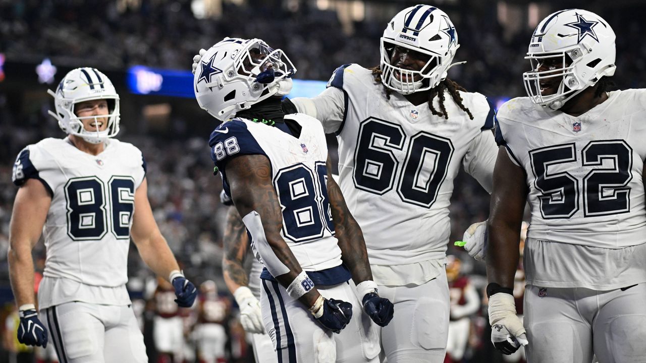Prescott throws 4 TD passes as Cowboys beat Commanders, who again lose Daniels to dislocated elbow – spectrumlocalnews.com