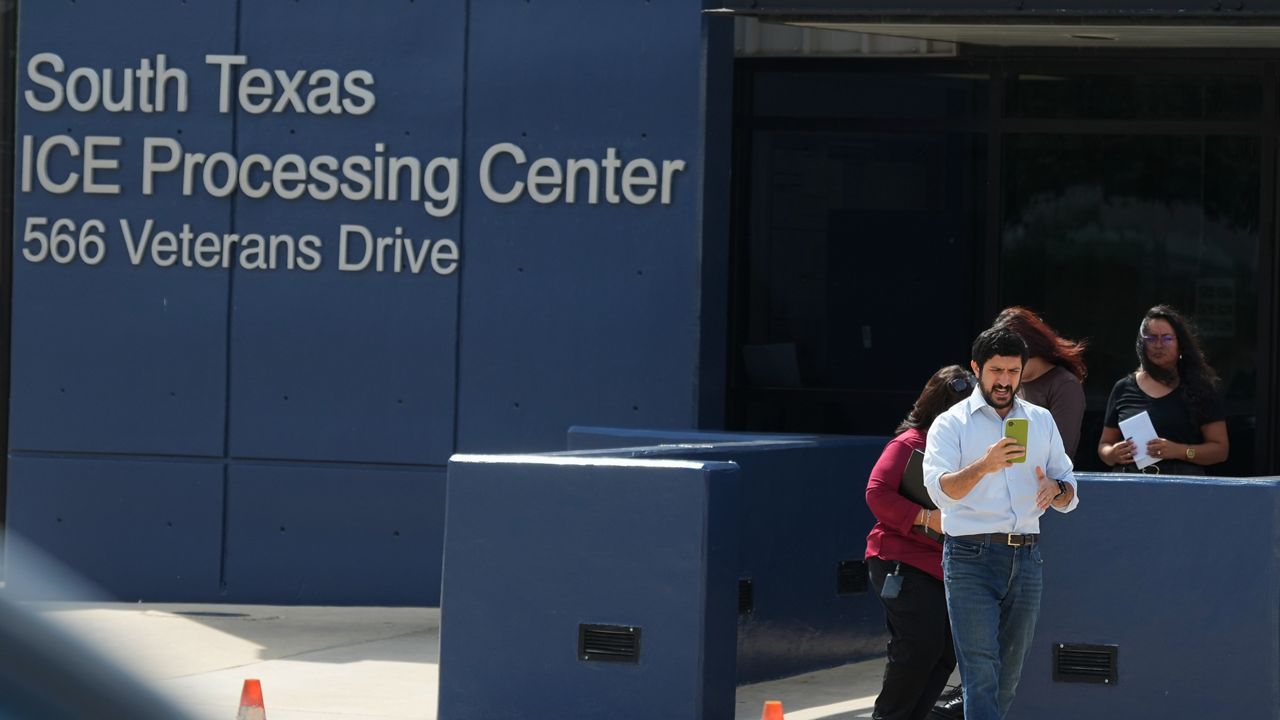 Congressman Casar meets with man shot by ICE in Austin – Spectrum News