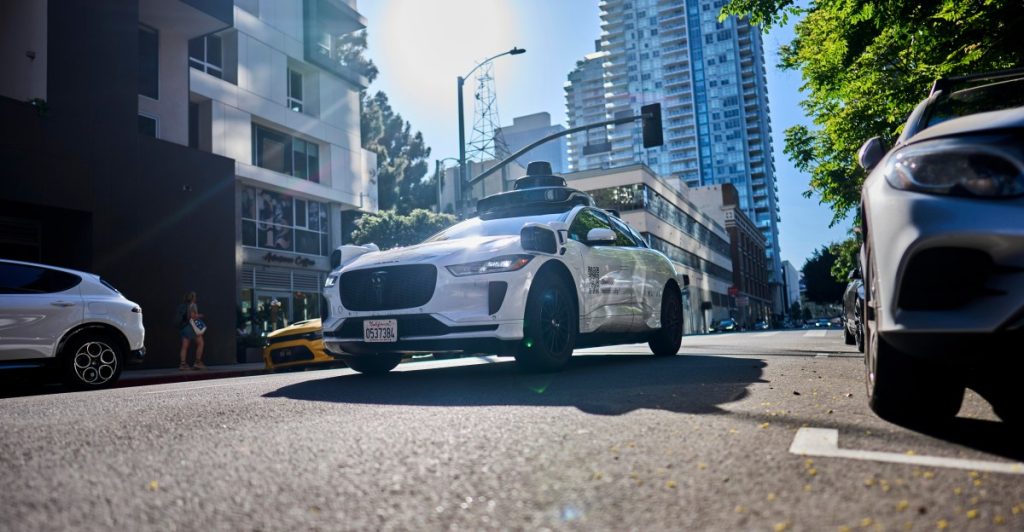 Waymo pulls over, calls cops on riders with a ghost gun