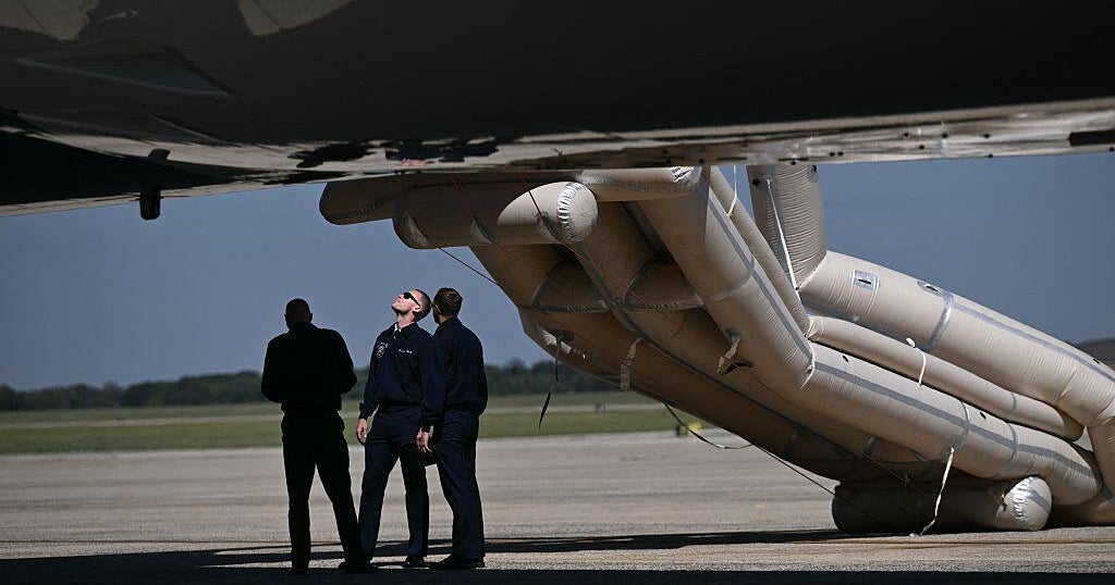 Trump's trip delayed after emergency slide deploys on new Air Force One