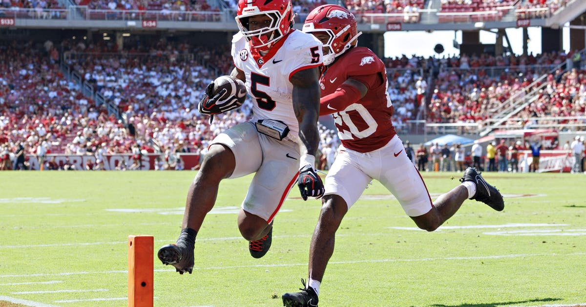 Bulldogs cruise past Razorbacks in SEC season opener – FOX 5 Atlanta