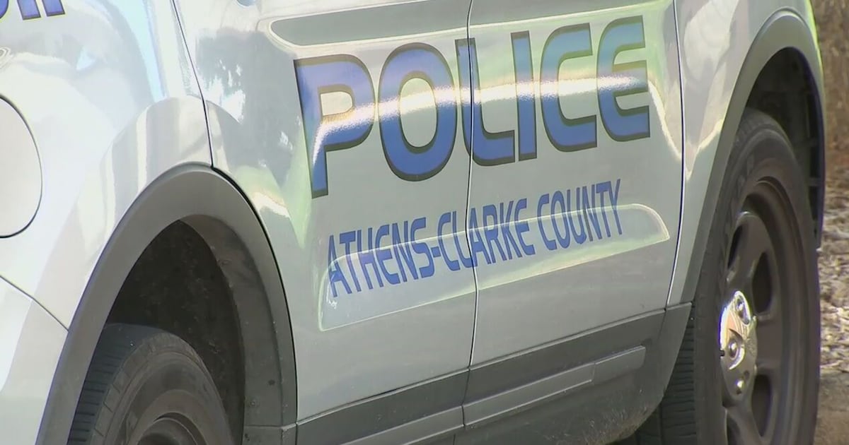 Man hit by car getting out of truck he crashed into ditch – wsbtv.com