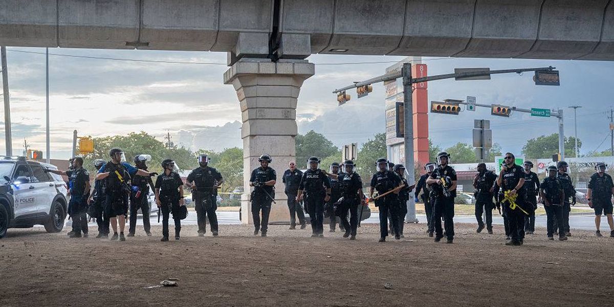 VIDEO: Austin man shot by ICE is back in detention as DHS disputes claims – Audacy