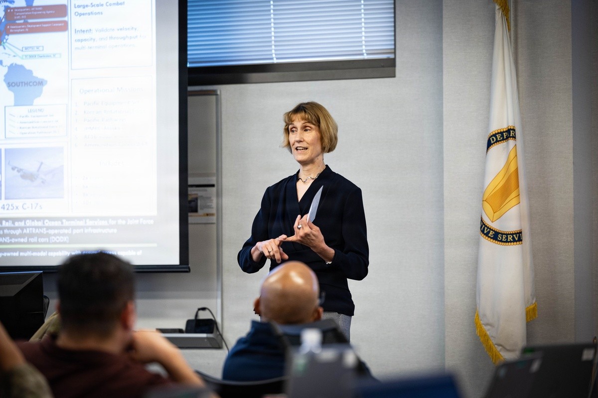 ARTRANS Executive Director visits CASCOM