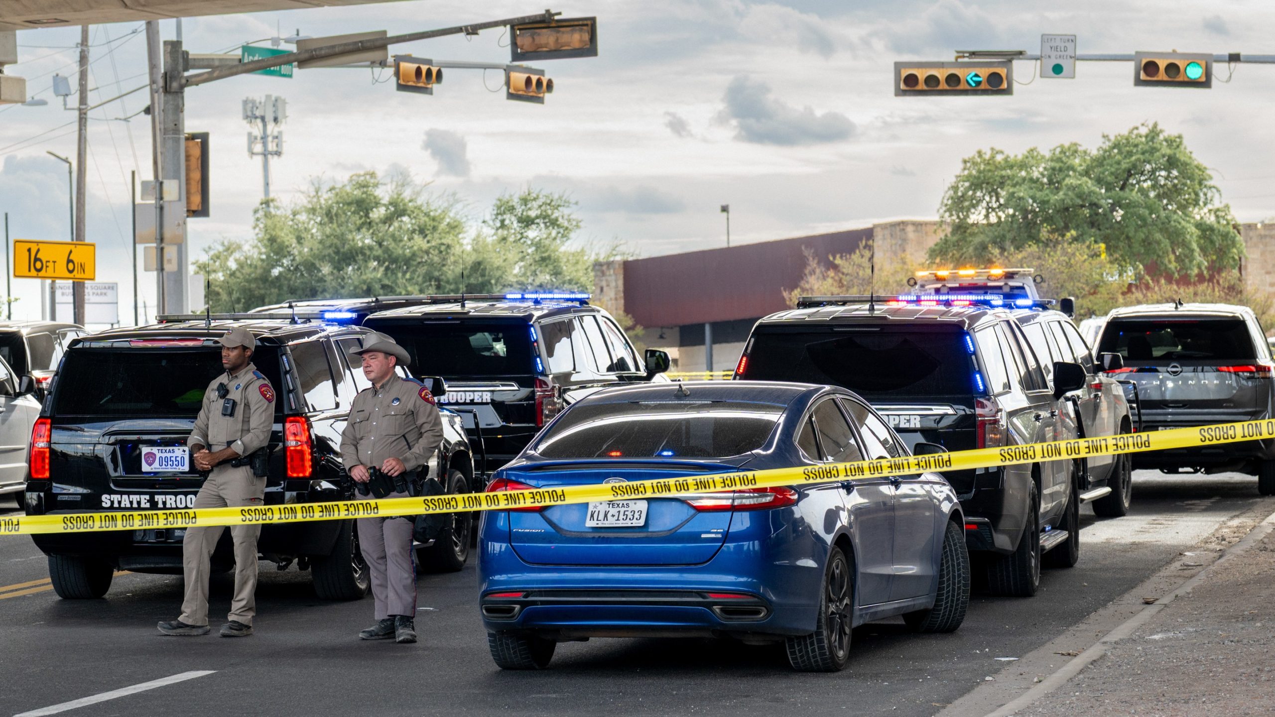 The ICE Officer in Austin Wasn’t Wearing a Body Cam