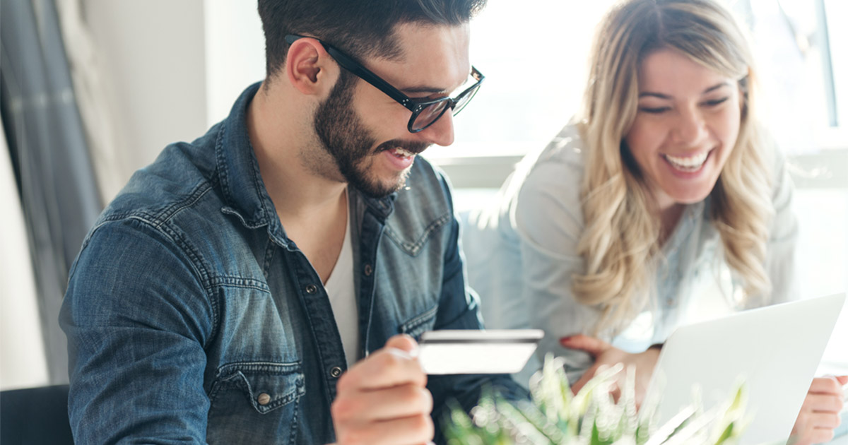 Get a $200 Cash Back Bonus on Holiday Gift Buying