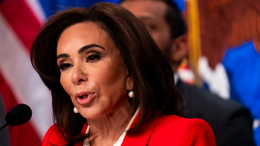 Pirro tells reporter 'I'm not going there' on Reflecting Pool question