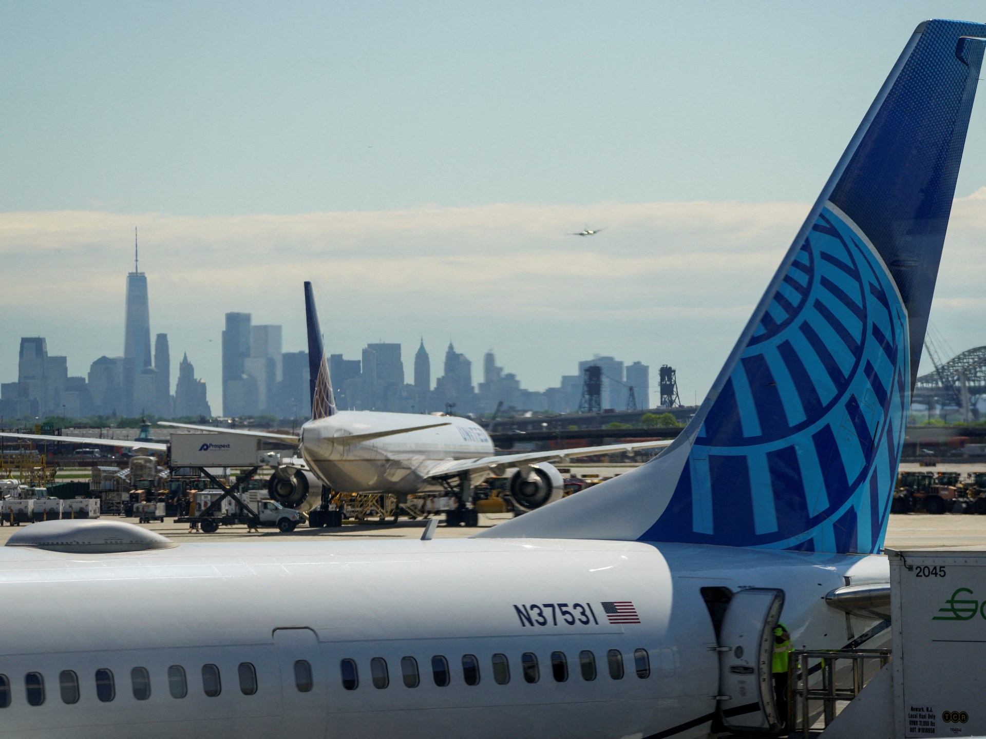 FAA halts flights to major US East Coast airports amid outage