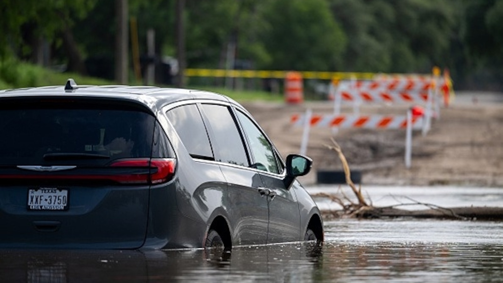 Severe weather threat continues across US; flash flooding kills at least 8 – ABC News – Breaking News, Latest News and Videos