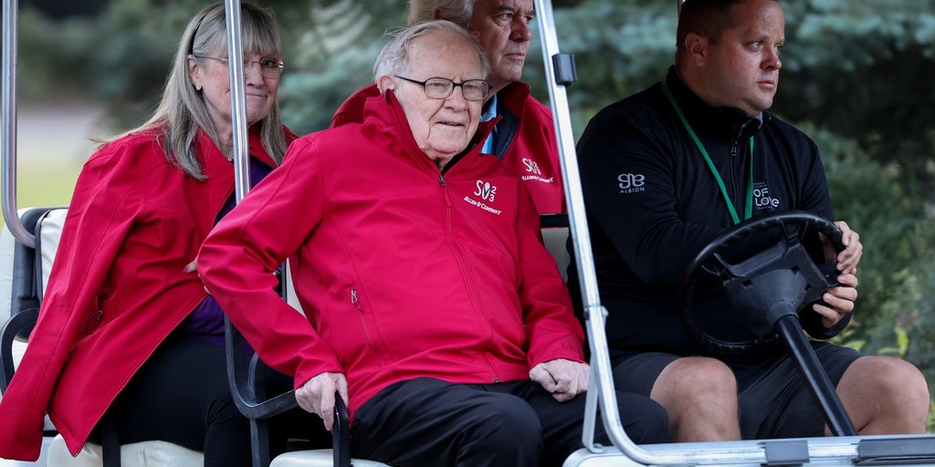 The US has a $40 trillion debt crisis. Billionaire Warren Buffet knows how to solve it