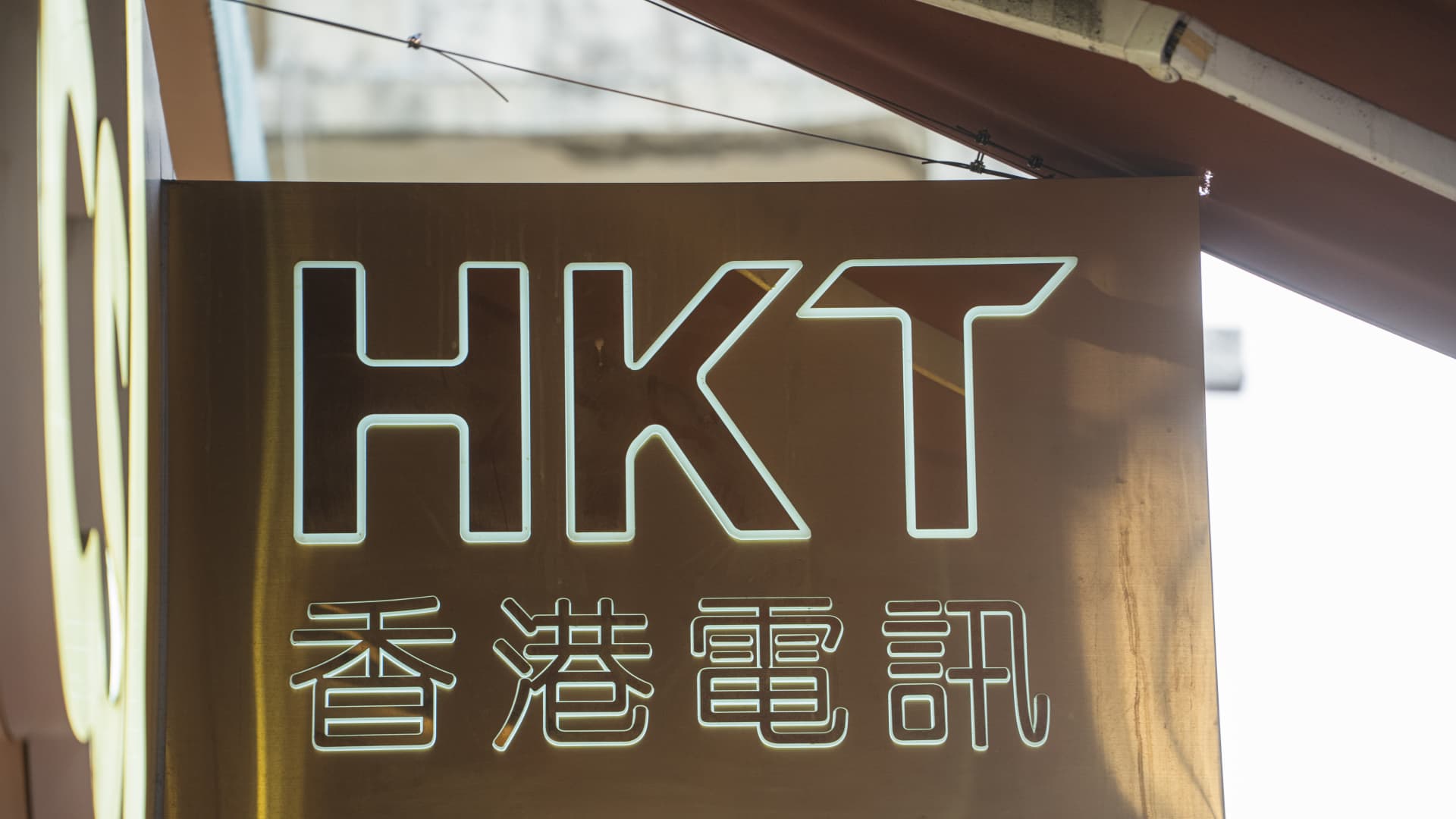 Hong Kong telecom company agrees to halt U.S. operations under pressure – CNBC