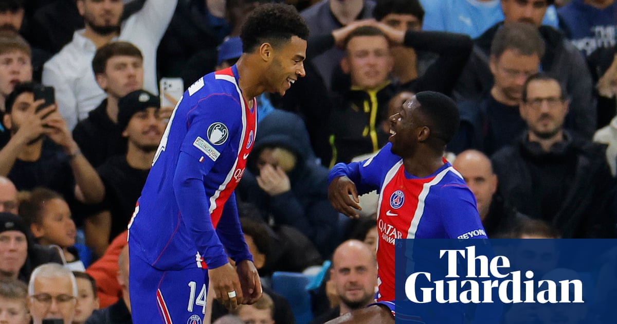 Quickfire Doué and Dembélé inspire PSG to wild win at Manchester City