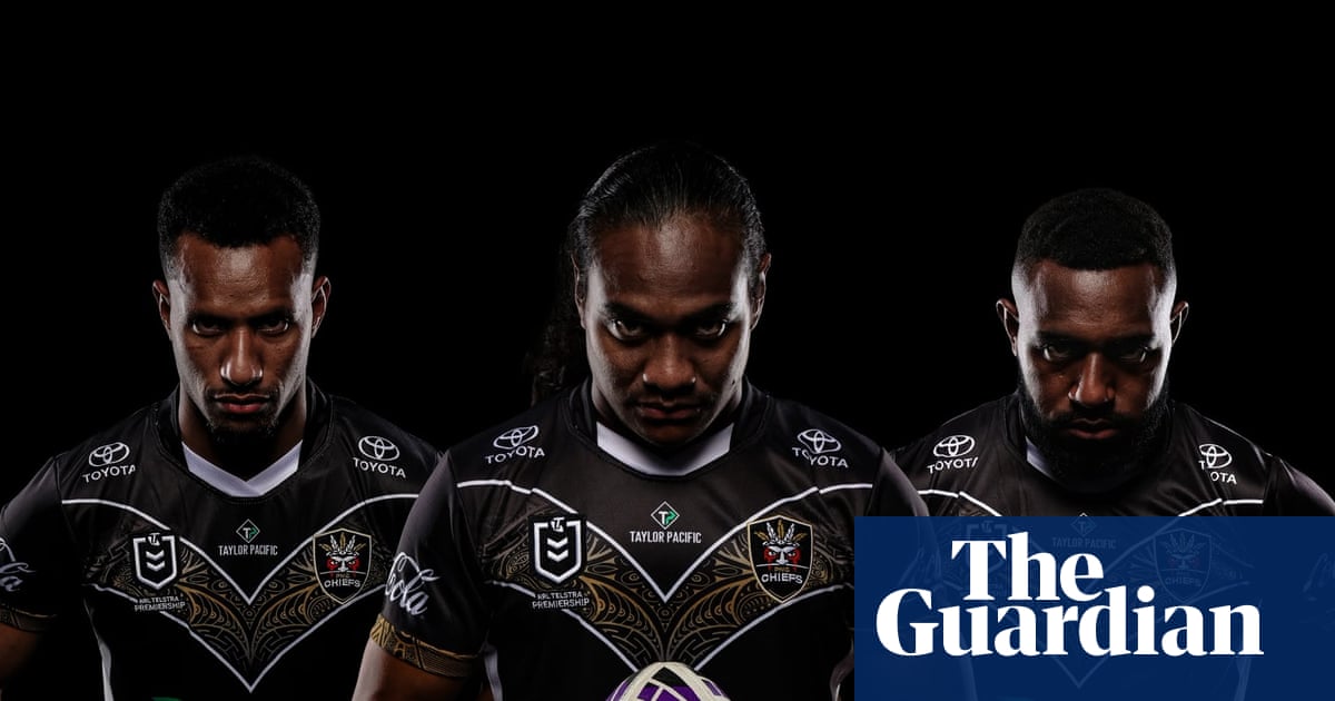 PNG Chiefs unveil logo and jersey for first NRL season amid naming dispute with rival code