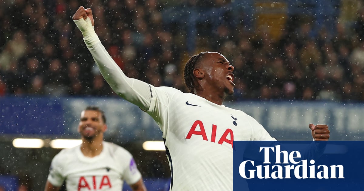 Tottenham stun Chelsea for second league win in a week as Cole Palmer is sent off
