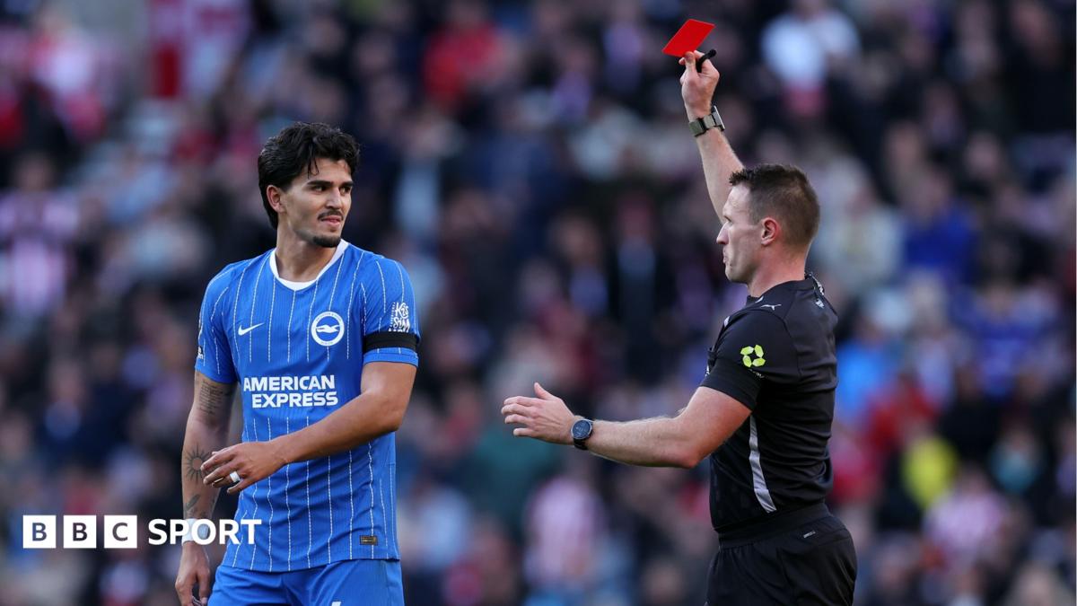 Struijk has red card shown after VAR intervention overturned