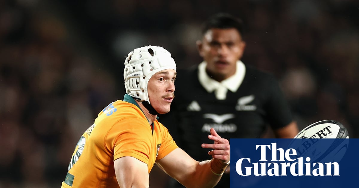 Injuries force Wallabies into No 10 change for second Bledisloe Test against All Blacks