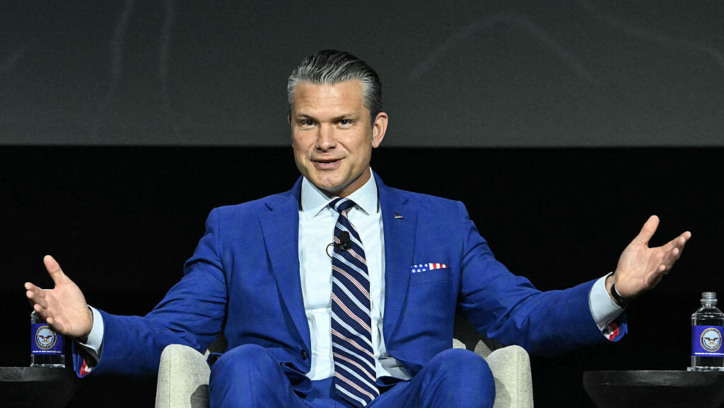 Hegseth uses AUSA spotlight to push autonomy, ‘generational’ defense investment – Breaking Defense