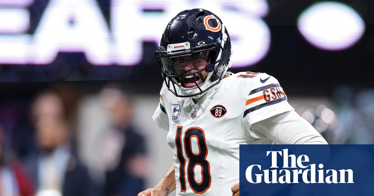NFL roundup: Panthers pile pain on slumping Eagles; Williams shines on Bears return