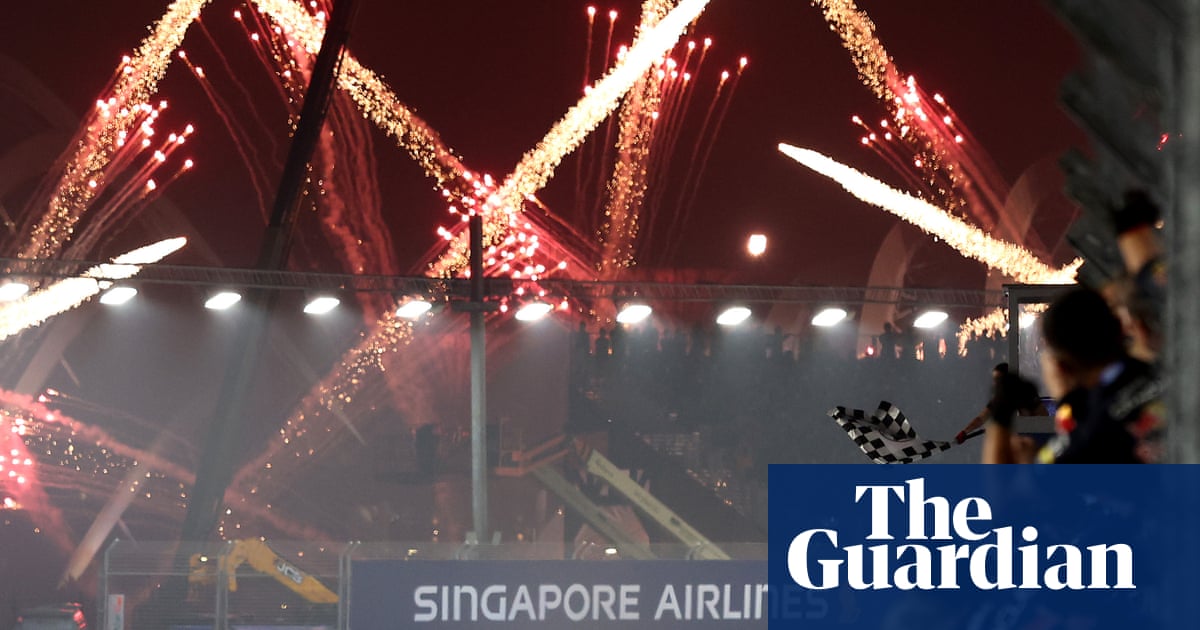 Resurgent Verstappen holds off Leclerc to seal dominant F1 Singapore GP win