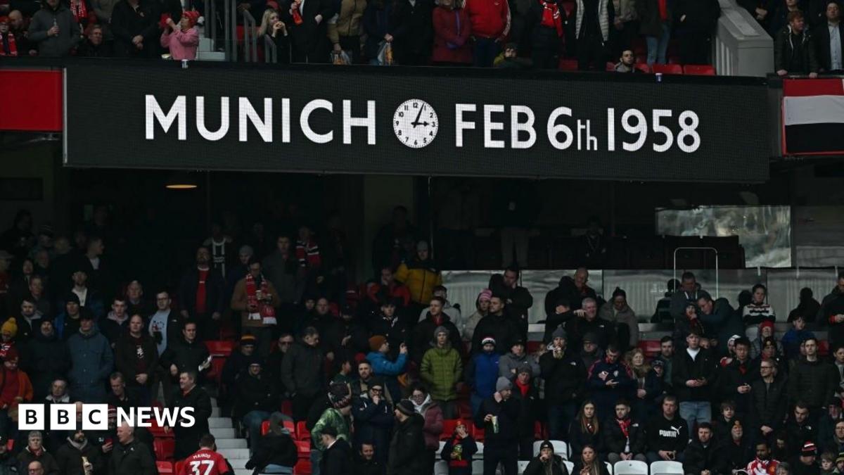 Items stolen from Man Utd air disaster memorial in Munich