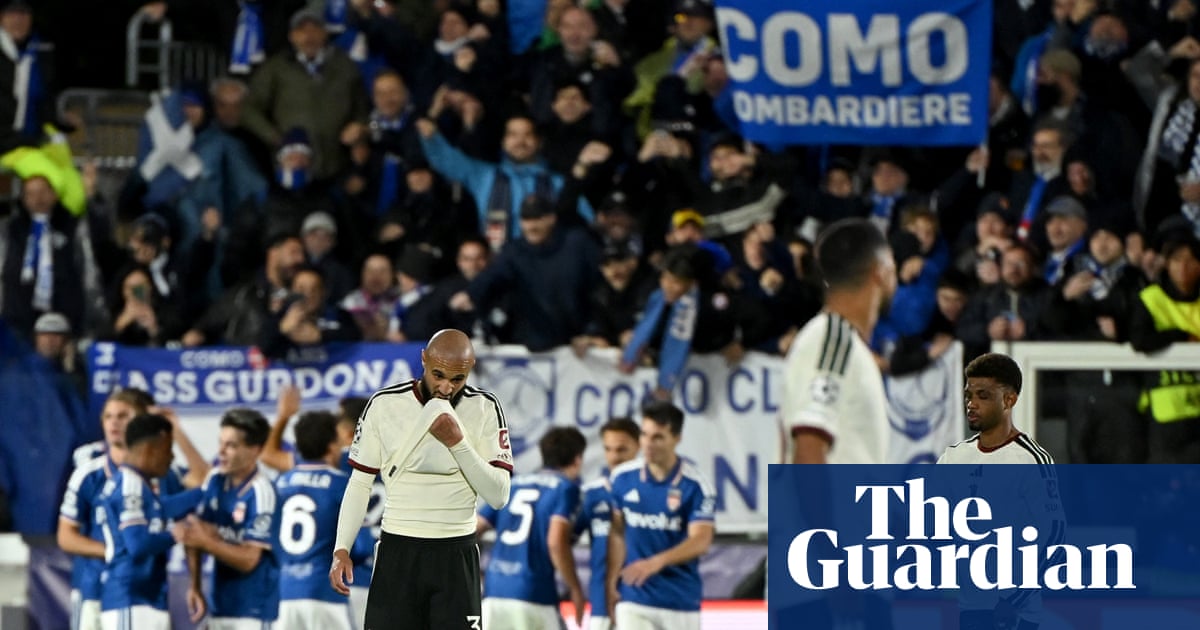 Como demolish dismal Manchester United to pile more pressure on Carrick