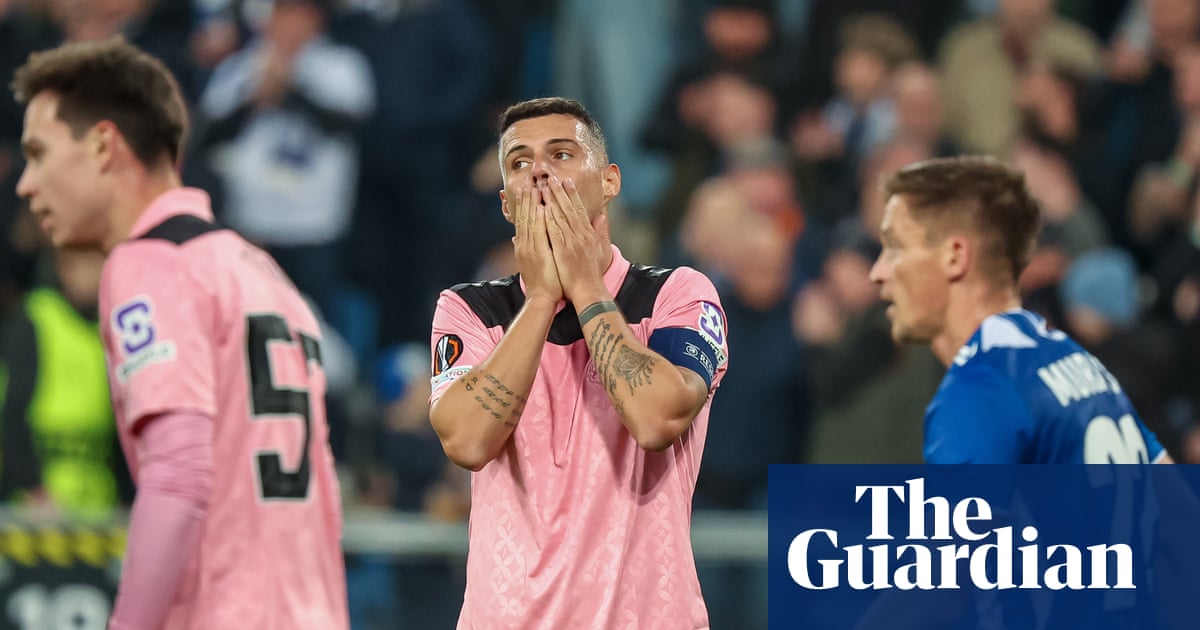 Europa League: Sunderland held in Poznan as Juventus denied comeback win
