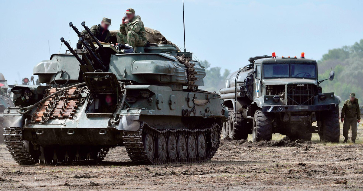 Russian Oil Giant Seeks Anti-Aircraft Gunners as Drone Strikes Intensify – Kyiv Post