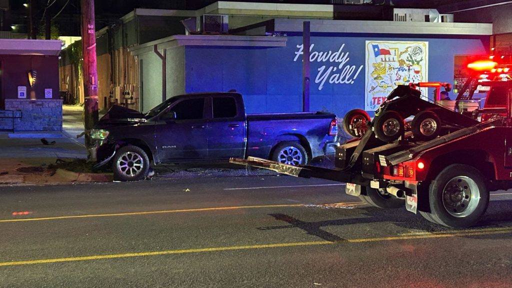Man shot by person inside vehicle before crashing in downtown Austin – KEYE