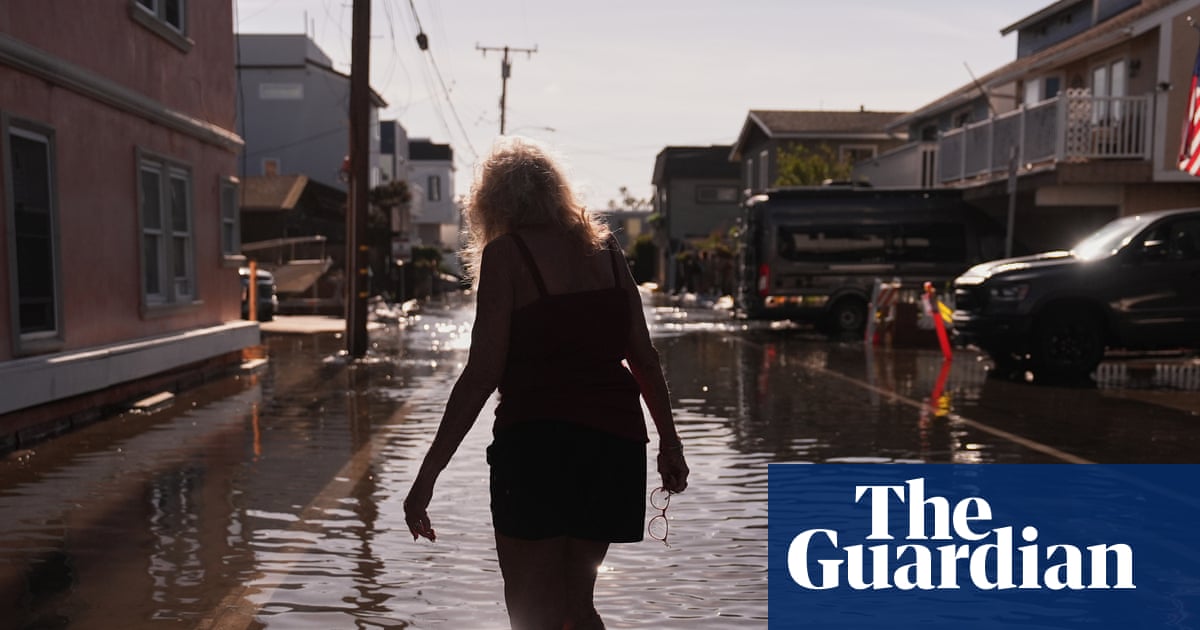 Record-breaking high tides spark chaos – and kayak commutes – across California – The Guardian