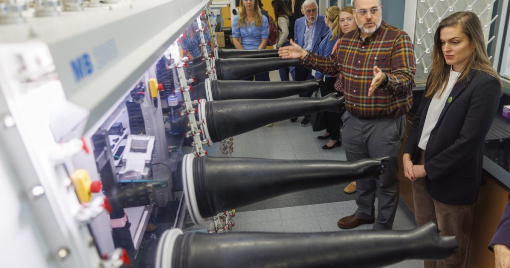 National biotechnology commission visits UW–Madison to explore research and innovation – UW–Madison News