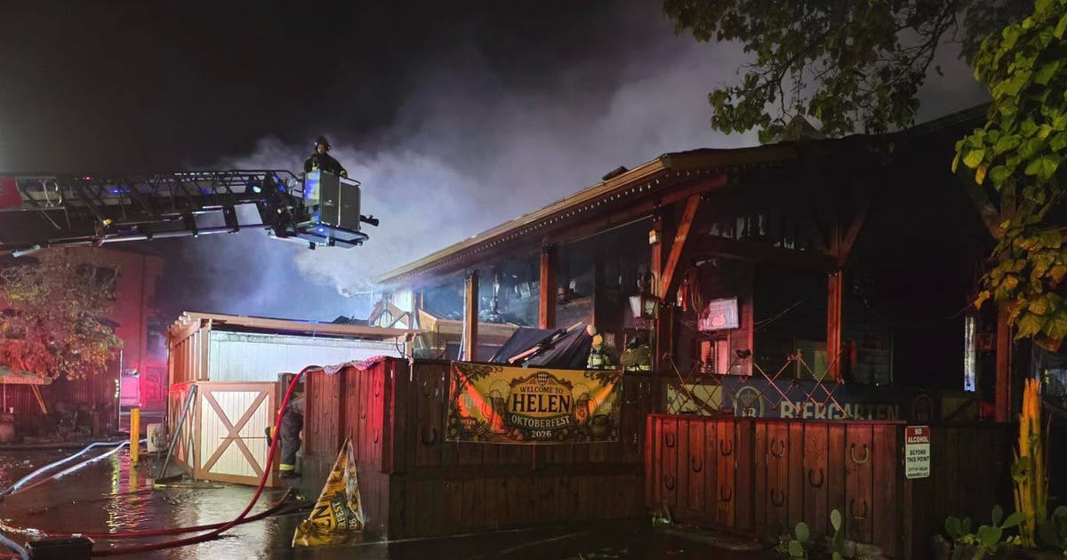 Smoke leads firefighters to fire at popular Helen restaurant – FOX 5 Atlanta